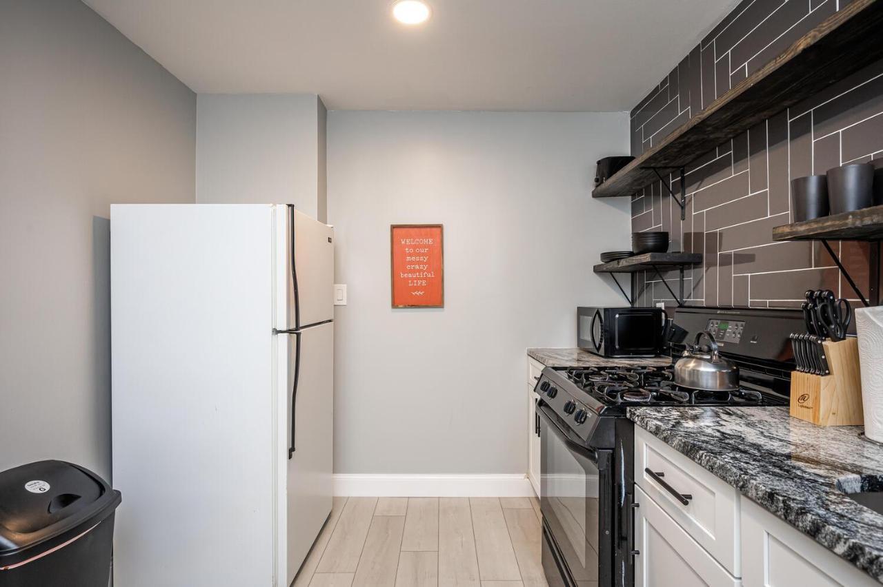 Heart Of Downtown! 2b1b! Onsite Parking! Lm1k1q1t