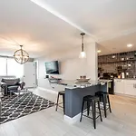 Heart Of Downtown! 2B1B! Onsite Parking! Lm1K1Q1T