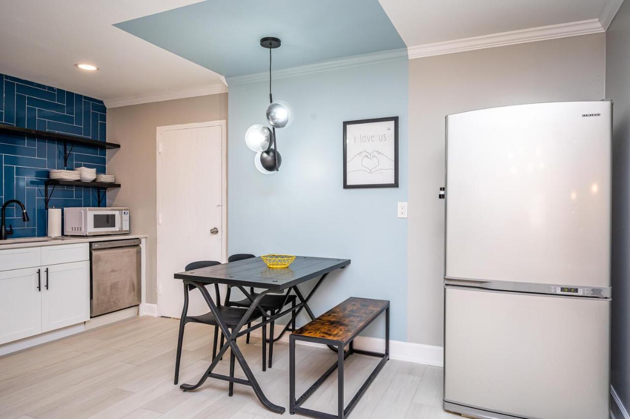 Heart Of Downtown! 2b1b! Onsite Parking! Lm1k1q1t